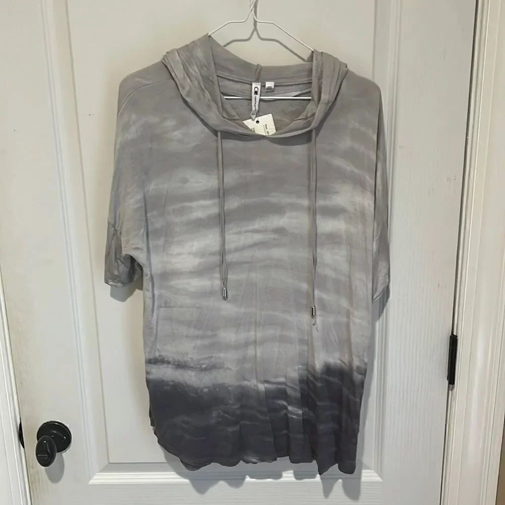 New Cable & Gauge Mineral wash gray hoodie